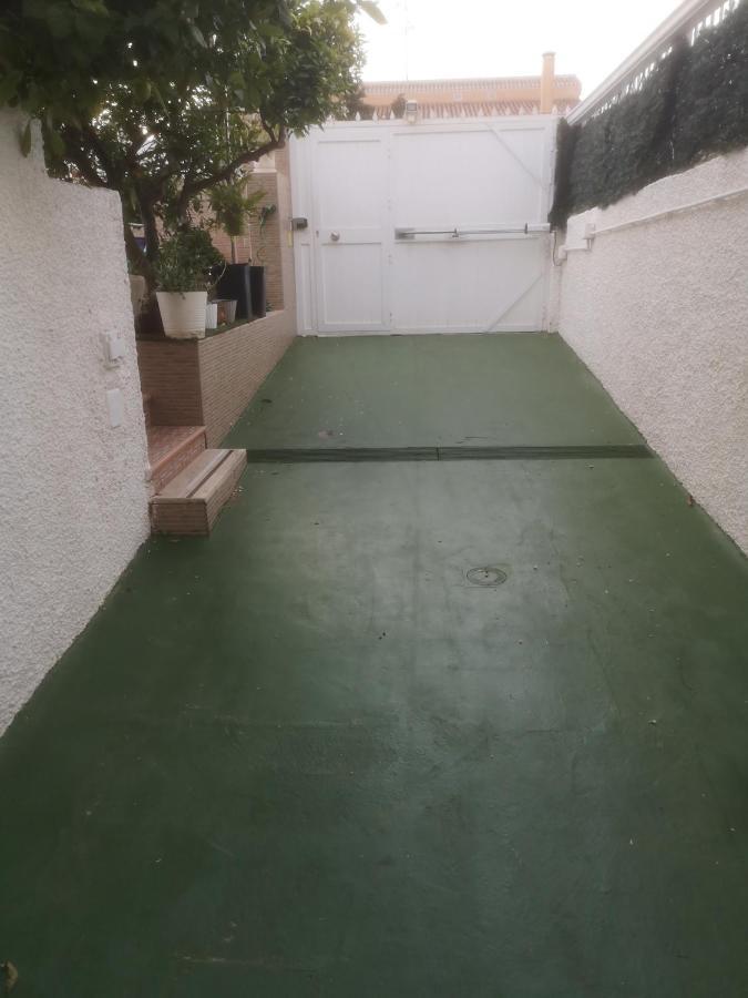 Piso entero en semi sótano con Piscina salína privada San Pedro del Pinatar Exterior foto