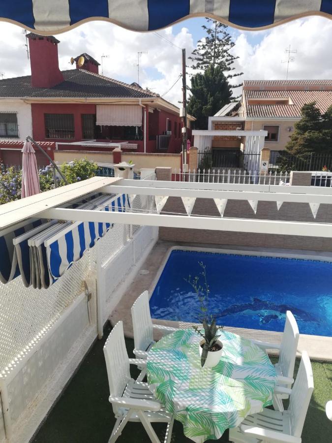 Piso entero en semi sótano con Piscina salína privada San Pedro del Pinatar Exterior foto
