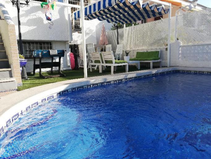 Piso entero en semi sótano con Piscina salína privada San Pedro del Pinatar Exterior foto