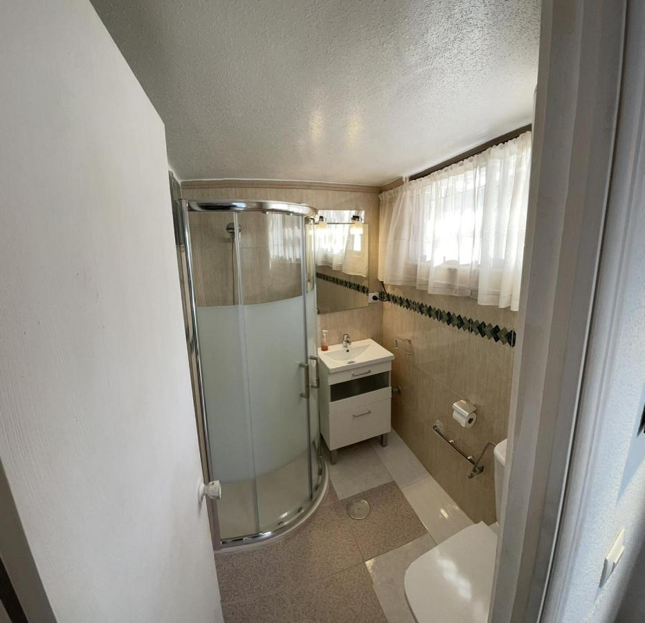 Piso entero en semi sótano con Piscina salína privada San Pedro del Pinatar Exterior foto