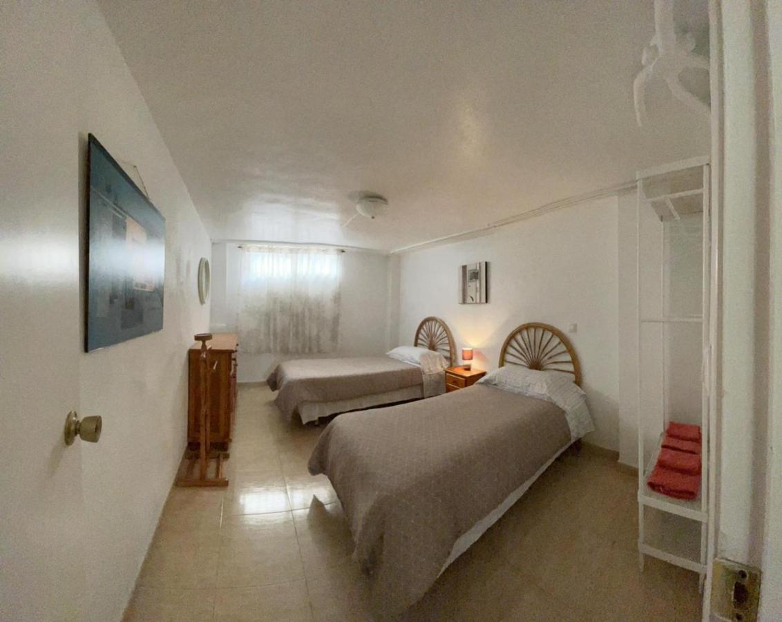 Piso entero en semi sótano con Piscina salína privada San Pedro del Pinatar Exterior foto